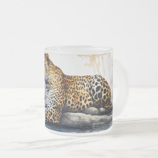 Mattierte Tasse mit Lounging Leopard (VorderseiteRechts)