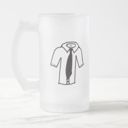 Mattierte Tasse mit schwarzem und weißem Shirt mit (Links)