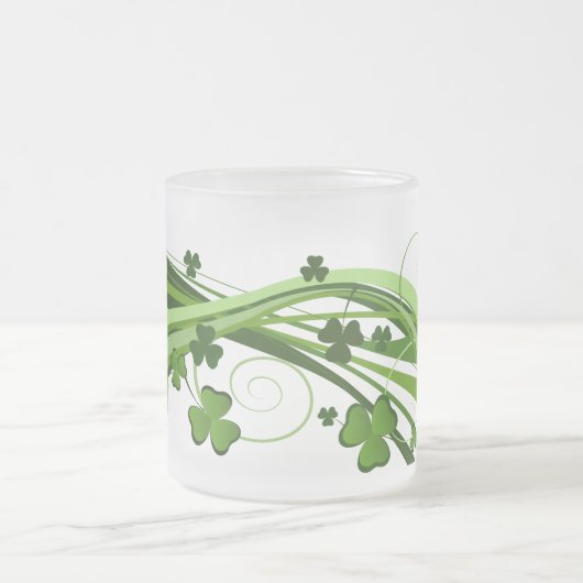 Mattierte Tasse-St. Patrick's Clovers Mattglastasse (Mittel)