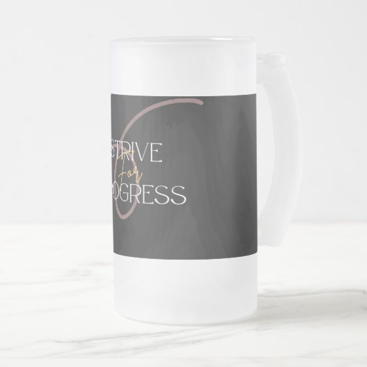 Mattierte Tasse strebt Fortschritte an (VorderseiteRechts)