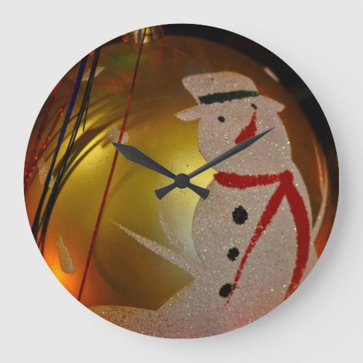 Mattiertes Schneemann-Ornament Große Wanduhr (Vorderseite)