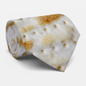 Matzah Magnified ll Pessach 2021 Krawatte (Gerollt)