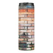 Mauer aus rotem Backstein mit stainsabstrakter, al Thermosbecher (Rückseite)