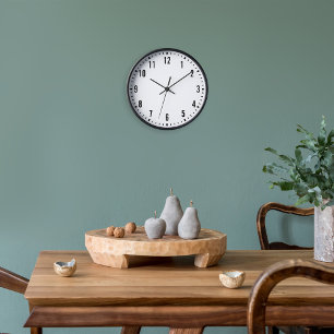 Mauer der klassischen Schule Uhr
