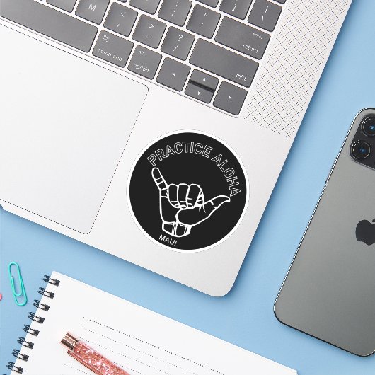 Maui - Aloha Shaka praktizieren (Hang locker) Aufkleber (Laptop mit iPhone)