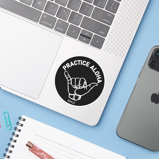Maui - Aloha Shaka praktizieren (Hang locker) Aufkleber (Laptop mit iPhone)