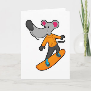 Maus als Snowboarder mit Snowboard Karte