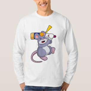 Maus auf Cricket mit Cricket-Fledermaus T-Shirt