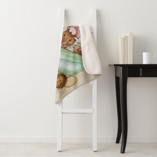 Maus Familie in einem Schuhwerk von Beatrix Potter Sherpadecke (Beispiel)