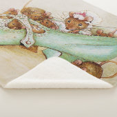 Maus Familie in einem Schuhwerk von Beatrix Potter Sherpadecke (3/4)