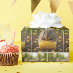 Maus genießt einen Maiskolben Geschenkpapier