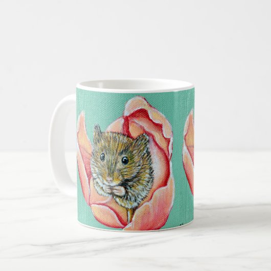 Maus in einem Tulip-Gemälde Kaffeetasse (Vorderseite Links)