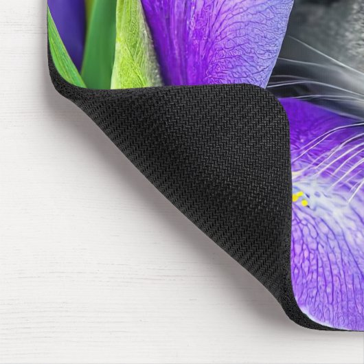 Maus in Lila Iris Mousepad (Ecke)