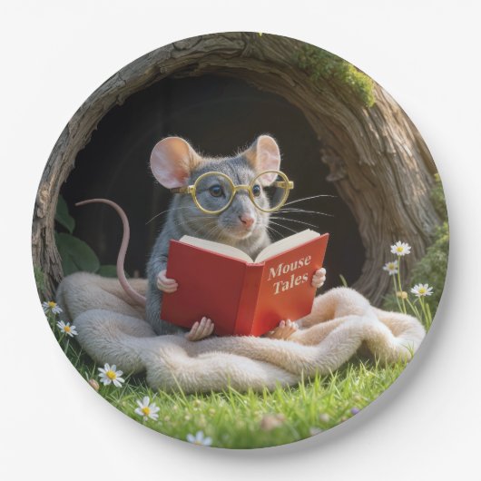 Maus liest ein rotes Buch auf einer Decke Pappteller (Vorderseite)