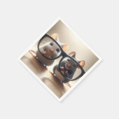 Mäuse, die von hinter einer schwarzen Brille herbe Serviette (Ecke)