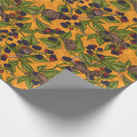 Mäuse und BlackBerry auf gelb Geschenkpapier (Ecke)