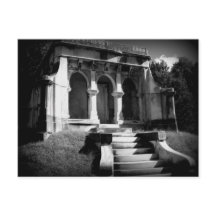 Mausoleum auf einem Hügel