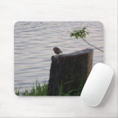 Mauspad mit Vogel auf einem Baumstumpf (Mit Mouse)