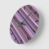 Mauve diagonal stripes runde wanduhr (Winkel)