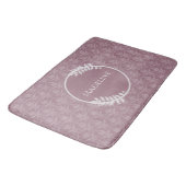 Mauve Elegant Damask Personalisiert Bath Mat Badematte (Schrägansicht)