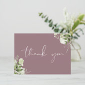 Mauve Greenery Floral Elegantes Skript Dankeskarte (Stehend Vorderseite)