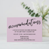 Mauve Hochzeitsunterkünfte mit lässiger Handschrif Begleitkarte (Stehend Vorderseite)
