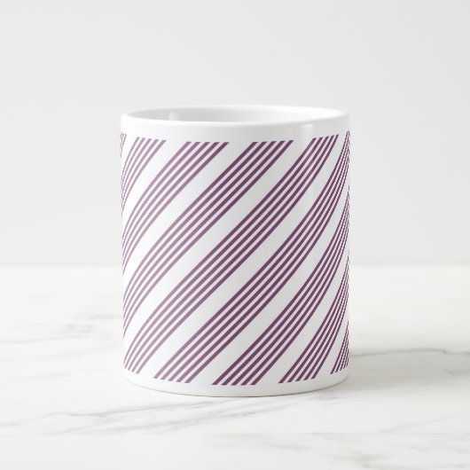 Mauve lila-weiß-Streifen Muster Jumbo-Tasse (Vorderseite)