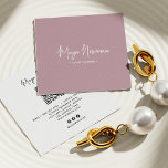 MAUVE PINK Moderner CHIC Minimal QR Code Quadratische Visitenkarte<br><div class="desc">Eine elegante und stilvolle quadratische Visitenkarte mit einem soliden und eleganten weichen PINK MAUVE Hintergrund mit botanischen Farben mit Ihrem Namen oder Firmennamen in einem eleganten Signaturskript. Vollständig an Ihre Markenidentität angepasst - bearbeiten Sie die Hintergrundfarbe, den Text und das Logo mühelos. Das doppelseitige Design beinhaltet Platz für Ihre vollständigen...</div>