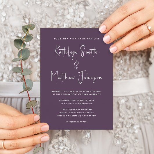 Mauve QR Code in einem modernen Skript Hochzeit Einladungspostkarte