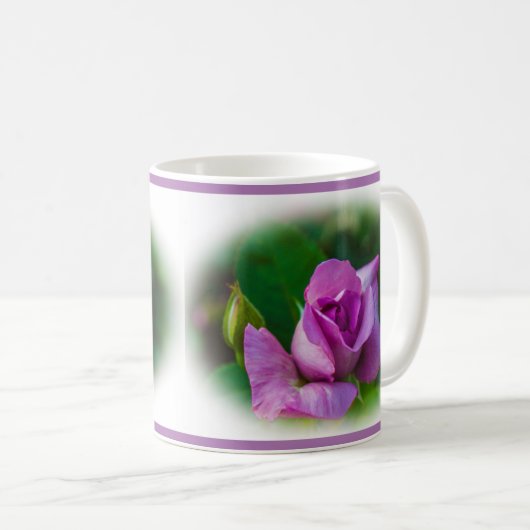 Mauve Rosenknospe Kaffeetasse (VorderseiteRechts)