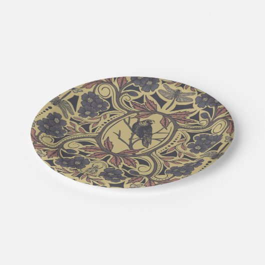 Mauve, Tan & Gray Crow & Dragonfly Pappteller (Schrägansicht)