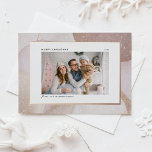 Mauve Tones und Glitzer Akzente Foto Weihnachten Folien Feiertagspostkarte<br><div class="desc">Freuen Sie sich auf den Feiertagsjubiläum mit dieser individuell gestaltbaren Weihnachtsfolie aus Foto, die mit einem hübschen, rot-violetten und neutralen Hintergrund mit subtilen Glitzer-Akzenten für eine festliche Touch besticht. Dieses elegante Design eignet sich hervorragend, um Ihr Lieblingshotel im Foto zu präsentieren und bietet eine persönliche und stilvolle Art, Ihre Weihnachtsgrüße...</div>