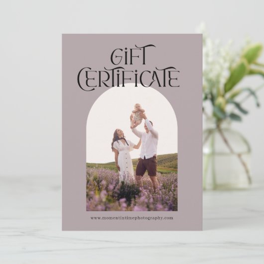 Mauve Typografy Gift Certificate (Stehend Vorderseite)