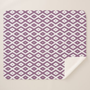 Mauve und weißes Diamantmuster Sherpadecke