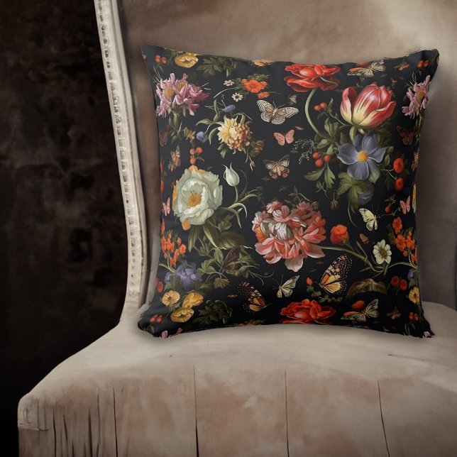 Maximalist Barock Floral Kissen (Von Creator hochgeladen)