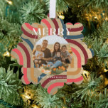 Maximalist Geometric Gold Christmas Foto Ornament Karte<br><div class="desc">Dieses Retro,  maximalistisch,  kitsch und modern "Frohe Weihnachten" Weihnachts-Weihnachtsgeschenk Foto-Schmuckkarte mit einem Imitat/Fake goldenen Hintergrund mit geometrischen Mustern. Die Rückseite weist einen roten Hintergrund mit geometrischen Mustern auf. Personalisieren Sie es für Ihre Bedürfnisse. In meinem Geschäft finden Sie passende Produkte.</div>