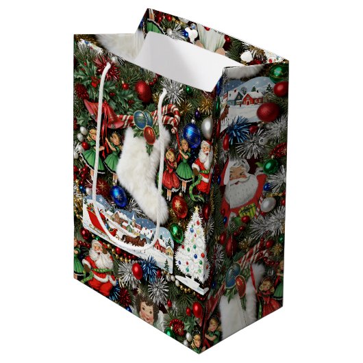 Maximalist Retro Christmas Collage Mittlere Geschenktüte (Vorderseite Schrägansicht)