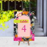 Maximalistische moderne marbelierte Blumenhochzeit Tischnummer<br><div class="desc">Hellrosa Bogenform über rosa Orange und pfirsichfarbene moderne Blumen mit dunklem Marmordesign. "Tabelle" Text in heiß rosa über neongelben Bar. Die Zahl ist heiß rosa.</div>