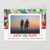Maximalistische tropische Blätter Save the Date Postkarte (Vorderseite)