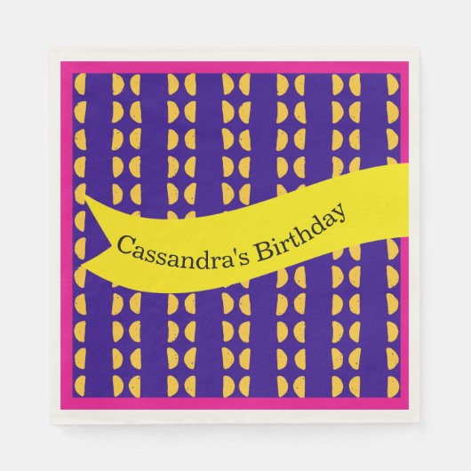 Maximalistische Wiederholung des Musters am Geburt Serviette (Vorderseite)