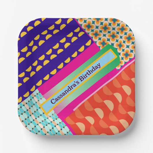 Maximalistische Wiederholung von Mustern zum Gebur Pappteller (Vorderseite)