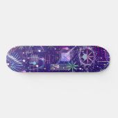 Maximalistischer Abstrakt auf Lila Skateboard (Horizontal)