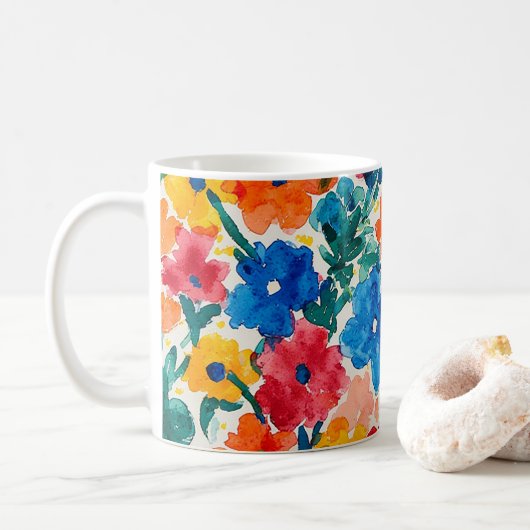 Maximalistisches florales Wasserfarbenmuster Kaffeetasse (Mit Donut)