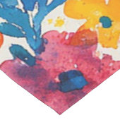 Maximalistisches florales Wasserfarbmuster Tischdecke (Schrägansicht)