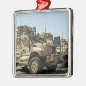 MaxxPro Mine Resistentes Ambusschutzfahrzeug Silbernes Ornament (Links)