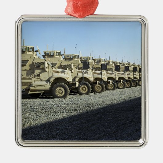 MaxxPro Ornament Aus Metall (Vorne)