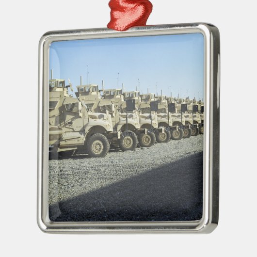 MaxxPro Ornament Aus Metall (Links)