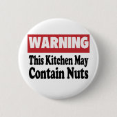 May enthält Nuts Button (Vorderseite)