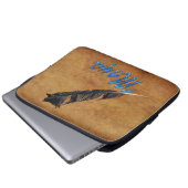 MAYA Native American Feather Laptop Sleeve (Vorne Knopf)
