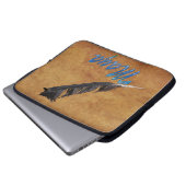 MAYA Native American Feather Laptop Sleeve (Vorne Knopf)